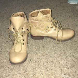Hipster boots!